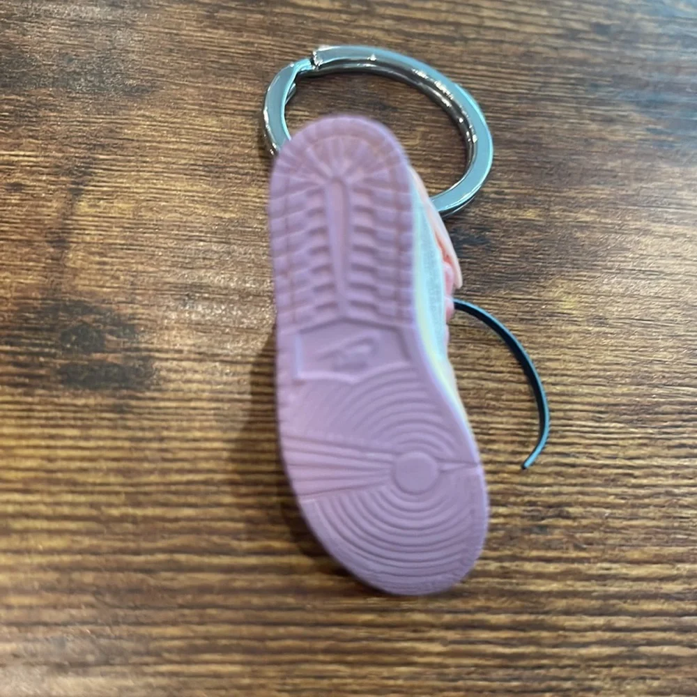 Off-white for Nike. “Air Jordan One” keychain. - Picture 3 of 3